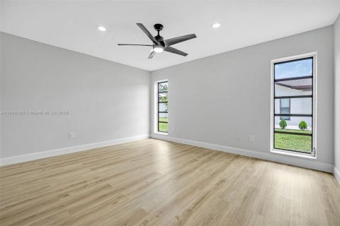House in Greenacres, Florida 2 bedrooms, 126.07 sq.m. № 1830973 - photo 19