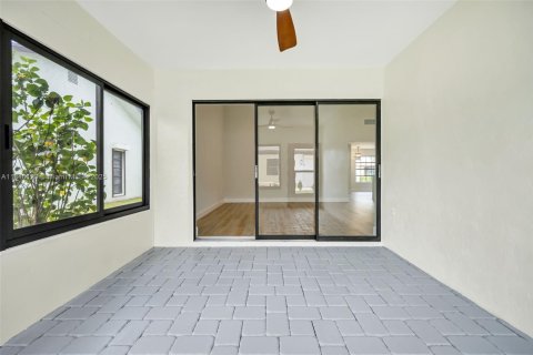 House in Greenacres, Florida 2 bedrooms, 126.07 sq.m. № 1830973 - photo 29