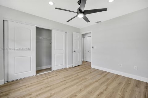 House in Greenacres, Florida 2 bedrooms, 126.07 sq.m. № 1830973 - photo 24