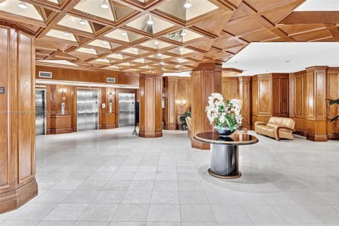 Copropriété à vendre à Hallandale Beach, Floride: 1 chambre, 120.77 m2 № 1985712 - photo 2