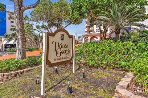 Copropriété à vendre à Hallandale Beach, Floride: 1 chambre, 120.77 m2 № 1985712 - photo 1