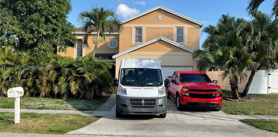 Casa en Miramar, Florida 3 dormitorios, 207.92 m2 № 1994767