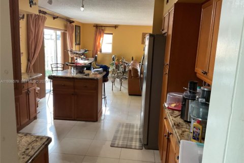 Casa en venta en Miramar, Florida, 3 dormitorios, 207.92 m2 № 1994767 - foto 10