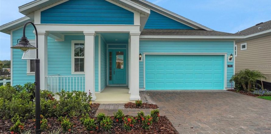 House in Lady Lake, Florida 3 bedrooms, 172.43 sq.m. № 2211346