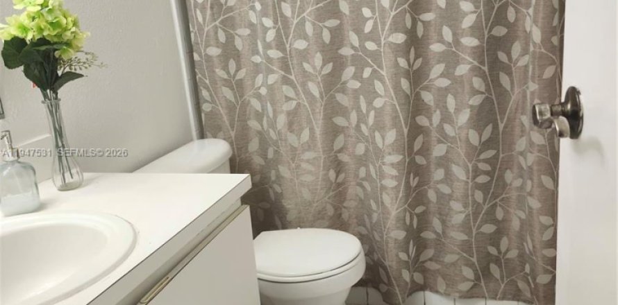 Кондоминиум с 2 спальнями в Хайалиа, Флорида № 2003637