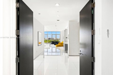 Купить кондоминиум в Майами-Бич, Флорида 3 спальни, 298.31м2, № 2054468 - фото 2