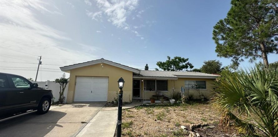 Casa en Clearwater, Florida 3 dormitorios, 99.22 m2 № 1803316