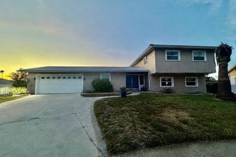Casa en Tampa, Florida 4 dormitorios, 191.47 m2 № 2134310