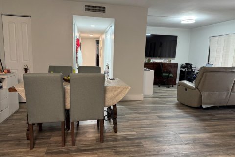 Купить кондоминиум в Тамарак, Флорида 3 комнаты, 108.05м2, № 2084107 - фото 8