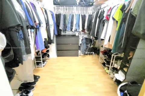 Снять в аренду таунхаус в Майами-Лейкс, Флорида 3 спальни, 187.2м2, № 1798850 - фото 14