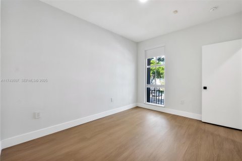 Снять в аренду таунхаус в Майами-Лейкс, Флорида 3 спальни, 187.2м2, № 1798850 - фото 26