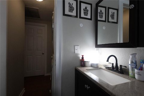 Casa en venta en Brandon, Florida, 4 dormitorios, 157.93 m2 № 1603243 - foto 13