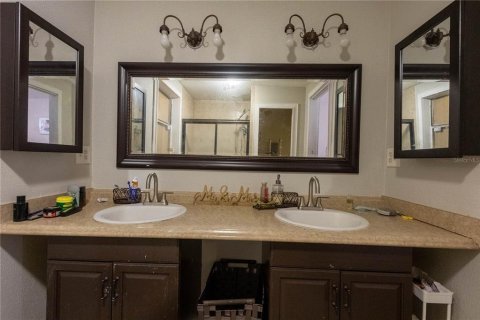 Casa en venta en Brandon, Florida, 4 dormitorios, 157.93 m2 № 1603243 - foto 16