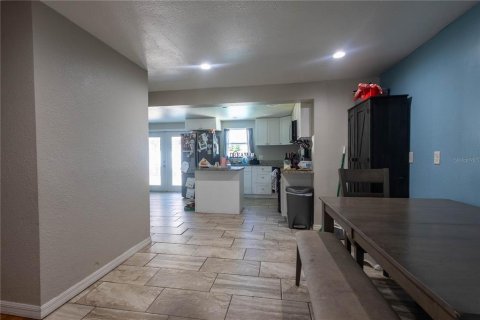 Casa en venta en Brandon, Florida, 4 dormitorios, 157.93 m2 № 1603243 - foto 7