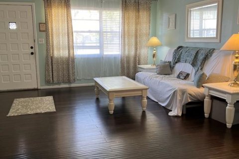 House in Crystal River, Florida 3 bedrooms, 166.67 sq.m. № 1650631 - photo 4