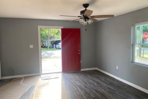 Apartment in Zephyrhills, Florida 3 bedrooms, 95.6 sq.m. № 2091531 - photo 4