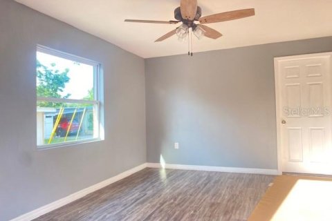 Apartment in Zephyrhills, Florida 3 bedrooms, 95.6 sq.m. № 2091531 - photo 5