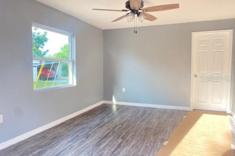 Apartment in Zephyrhills, Florida 3 bedrooms, 95.6 sq.m. № 2091531 - photo 3