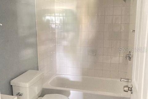 Apartment in Zephyrhills, Florida 3 bedrooms, 95.6 sq.m. № 2091531 - photo 11
