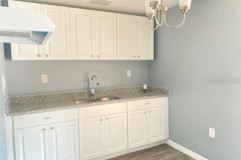 Apartment in Zephyrhills, Florida 3 bedrooms, 95.6 sq.m. № 2091531 - photo 7
