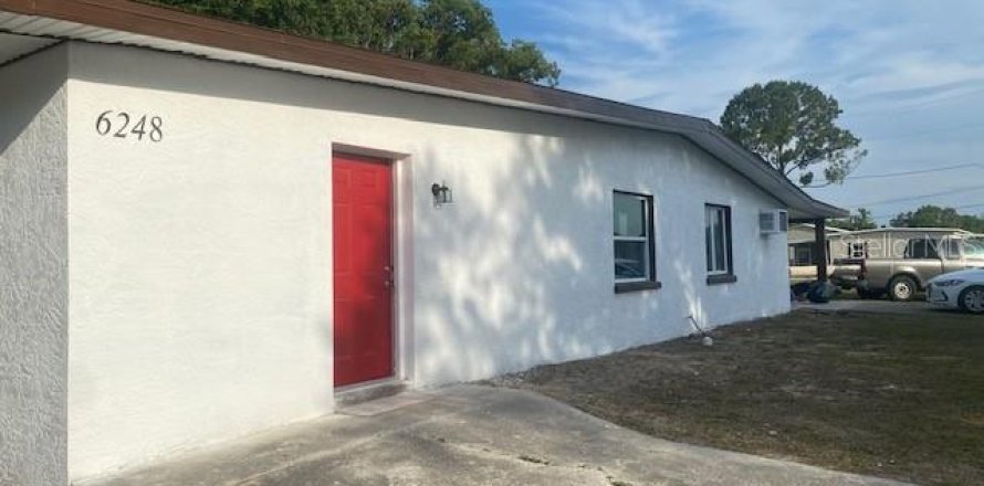 Apartment in Zephyrhills, Florida 3 bedrooms, 95.6 sq.m. № 2091531