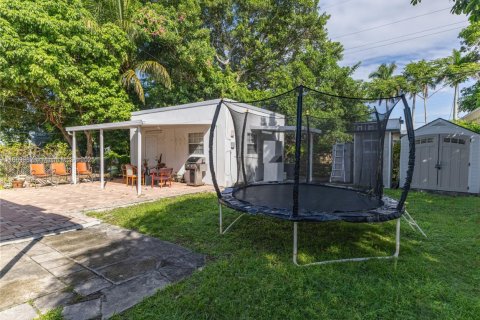 Propiedad comercial en venta en Miami, Florida, 195 m2 № 1939251 - foto 27