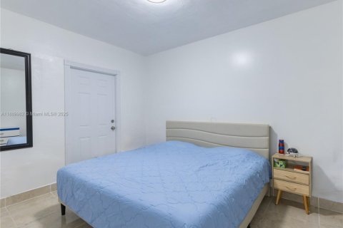 Propiedad comercial en venta en Miami, Florida, 195 m2 № 1939251 - foto 17