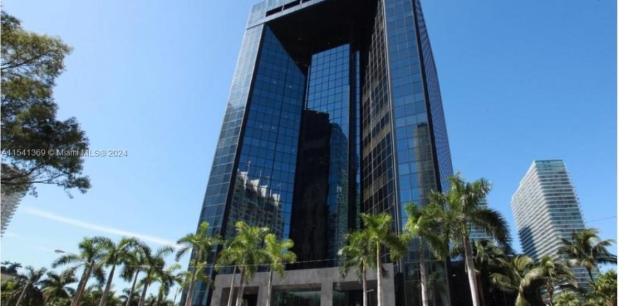 Propiedad comercial en Miami, Florida № 1985175