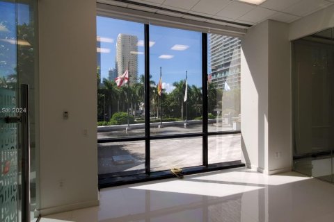 Propiedad comercial en venta en Miami, Florida № 1985175 - foto 15