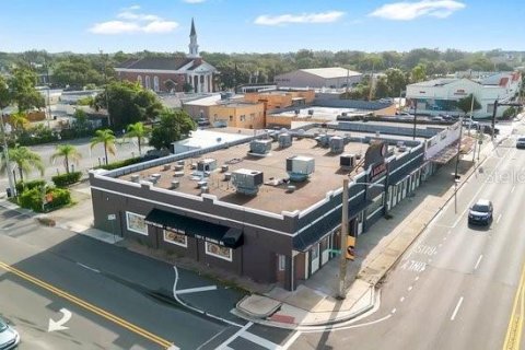 Commercial property in Orlando, Florida 758.36 sq.m. № 2239172