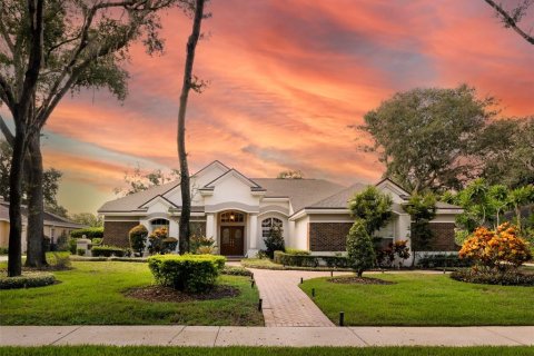 Casa en venta en Fish Hawk, Florida, 4 dormitorios, 293.01 m2 № 1918423 - foto 1
