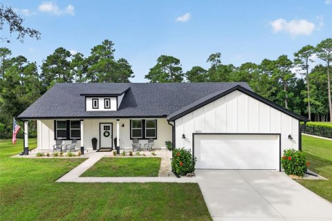 House in Eustis, Florida 3 bedrooms, 172.71 sq.m. № 2400261