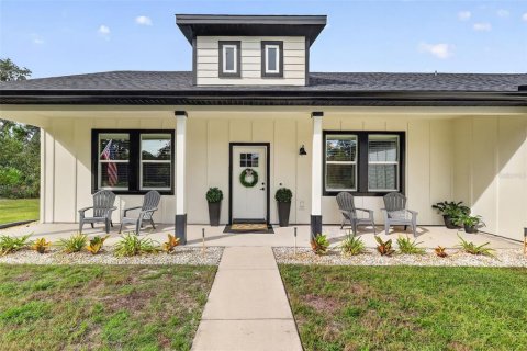 House in Eustis, Florida 3 bedrooms, 172.71 sq.m. № 2400261 - photo 8