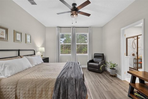 House in Eustis, Florida 3 bedrooms, 172.71 sq.m. № 2400261 - photo 22