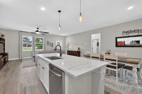 House in Eustis, Florida 3 bedrooms, 172.71 sq.m. № 2400261 - photo 19