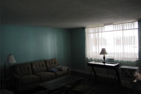 Condominio en alquiler en Clearwater, Florida, 1 dormitorio, 72 m2 № 1675126 - foto 8