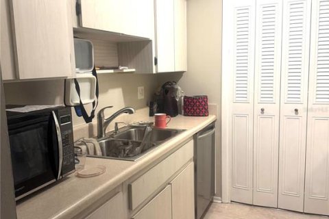 Condominio en alquiler en Clearwater, Florida, 1 dormitorio, 72 m2 № 1675126 - foto 11