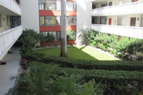 Condominio en alquiler en Clearwater, Florida, 1 dormitorio, 72 m2 № 1675126 - foto 9