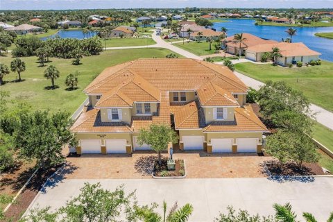 Condo in Punta Gorda, Florida, 2 bedrooms  № 1686502 - photo 1