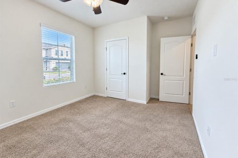 House in Winter Haven, Florida 5 bedrooms, 173.91 sq.m. № 2399205 - photo 18