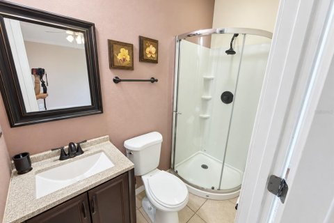 House in Winter Haven, Florida 5 bedrooms, 173.91 sq.m. № 2399205 - photo 17