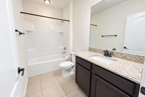 House in Winter Haven, Florida 5 bedrooms, 173.91 sq.m. № 2399205 - photo 19