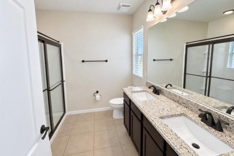 House in Winter Haven, Florida 5 bedrooms, 173.91 sq.m. № 2399205 - photo 15