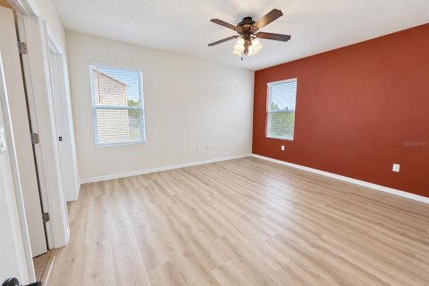 House in Winter Haven, Florida 5 bedrooms, 173.91 sq.m. № 2399205 - photo 11