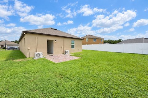 House in Winter Haven, Florida 5 bedrooms, 173.91 sq.m. № 2399205 - photo 3