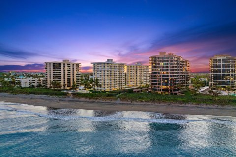 Condo in Juno Beach, Florida, 2 bedrooms  № 1002922 - photo 1