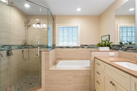 House in Sarasota, Florida 3 bedrooms, 229.93 sq.m. № 1658949 - photo 21