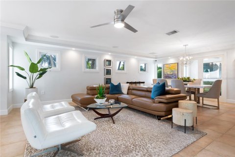 House in Sarasota, Florida 3 bedrooms, 229.93 sq.m. № 1658949 - photo 7