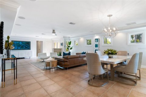 House in Sarasota, Florida 3 bedrooms, 229.93 sq.m. № 1658949 - photo 8