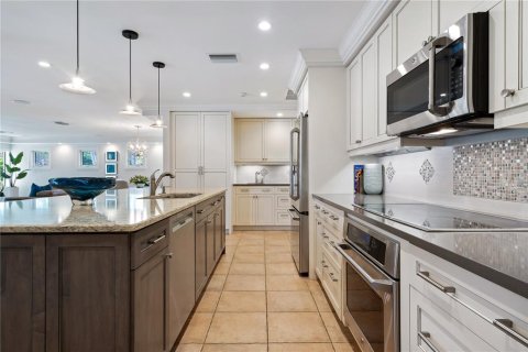 House in Sarasota, Florida 3 bedrooms, 229.93 sq.m. № 1658949 - photo 14